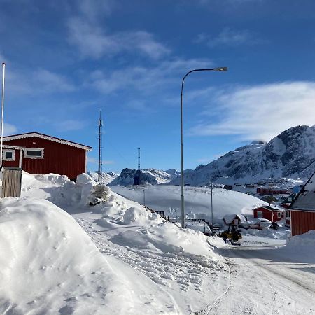 Isi4U Hostel Sisimiut Eksteriør billede